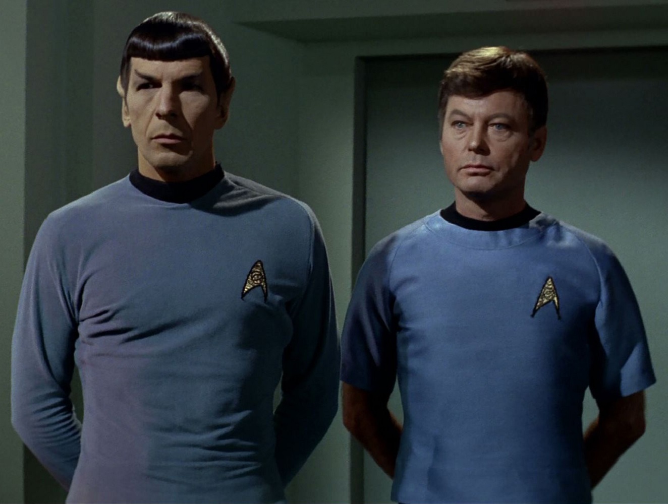 TOS medical uniform - Star Trek Costume Guide